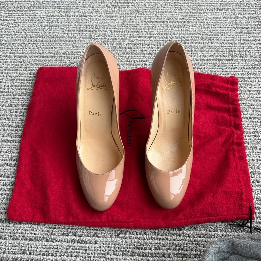 Christian Louboutin Beige Patent Leather Heels